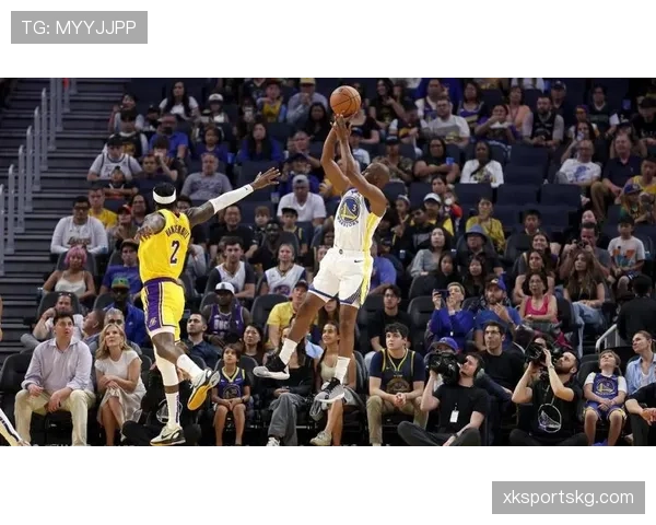 巴克利携手挡拆打出高效内线强攻显著拉开空间