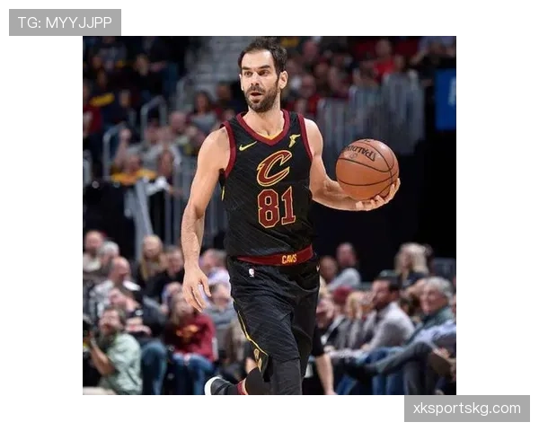 拉贾·朗多高效组织后场，挡拆配合助骑士稳定攻防节奏